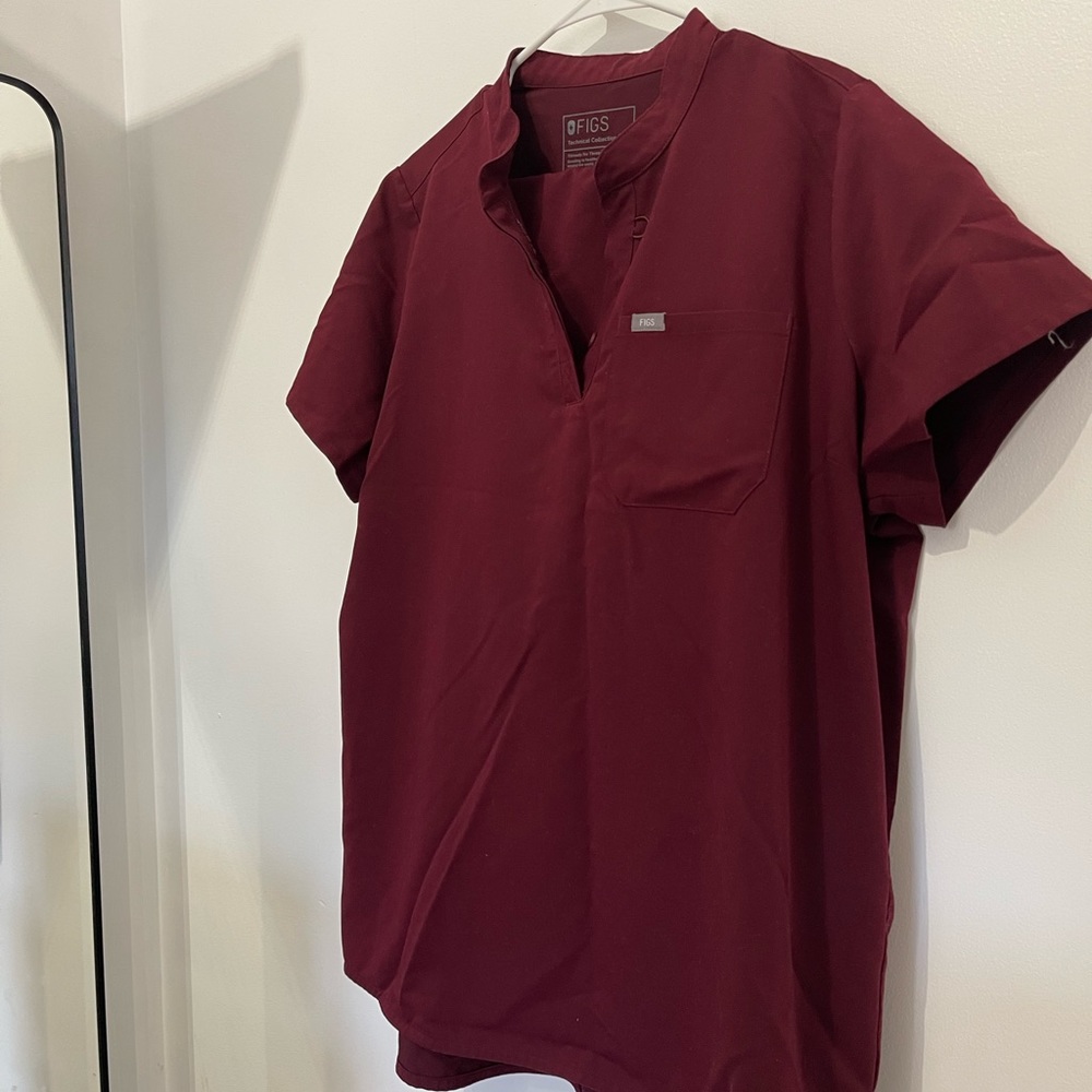 FIGS burgundy maternity scrub set XL